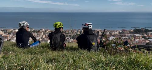 fermo marche città provincia bellezze pedala bici strade sterrato gruppi bellezze paesaggi borghi pietre e vento monti colline 