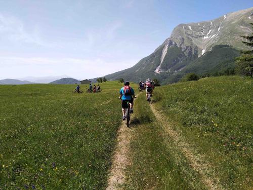 Tour in mountain bike al lago di Gerosa