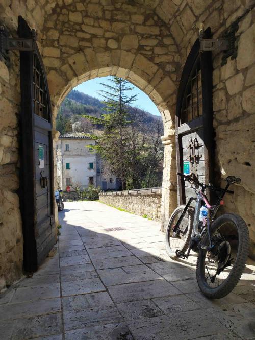 Mountain bike tour in the area of Monti Gemelli, near the city of Ascoli Piceno