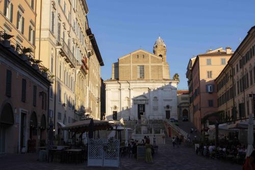 Ancona rossa di porpora e blu di guado - passeggiata alla scoperta di Ancona