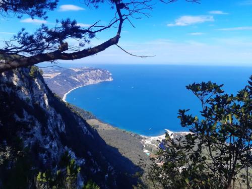 marche apecchio escursione trekking macerata natura pranzo bagnofiume river 