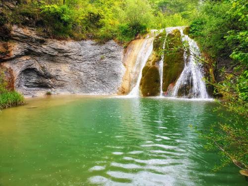 marche apecchio escursione trekking macerata natura pranzo bagnofiume river 