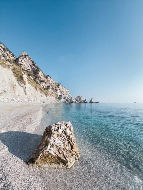 addio al nubilato conero numana sirolo gita in barca due sorelle mare panorama evento bellezza marche spiaggia addio al celibato