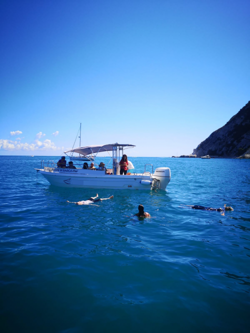 Riviera del conero bellezza paesaggio libertà monte  due sorelle spiagge frate sassi neri portonovo san michele urbani la spiaggiola gita in barca 