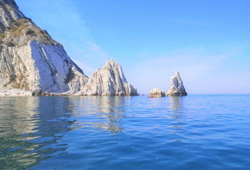 Riviera del conero bellezza paesaggio libertà monte  due sorelle spiagge frate sassi neri portonovo san michele urbani la spiaggiola gita in barca 