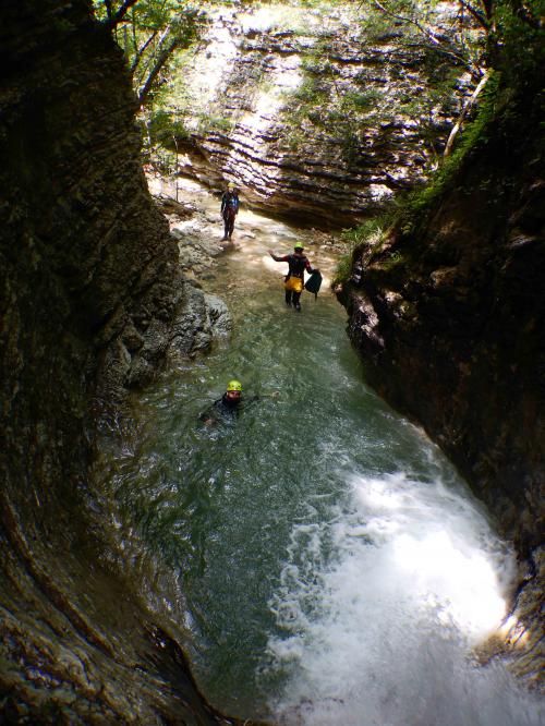 #Canyoning #FossoDelMulino #AvventuraAdrenalinica #CanyoningItalia #SerravalleDiCarda #Piobbico #MinyCanyon #Cascate #AcquaCristallina #Outdoor #SportEstremi #EsperienzeScorri #TurismoAvventura #Marche #ItaliaCentrale