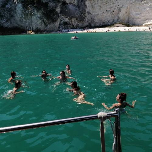 Lupo di mare numana marche mare ancona riviera del conero porto novo mezzavalle trave gabbiani costa tuffi gita in barche escursioni aperitivo gruppi famiglia felicità 