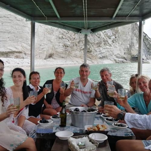 Lupo di mare numana marche mare ancona riviera del conero porto novo mezzavalle trave gabbiani costa tuffi gita in barche escursioni aperitivo gruppi famiglia felicità 