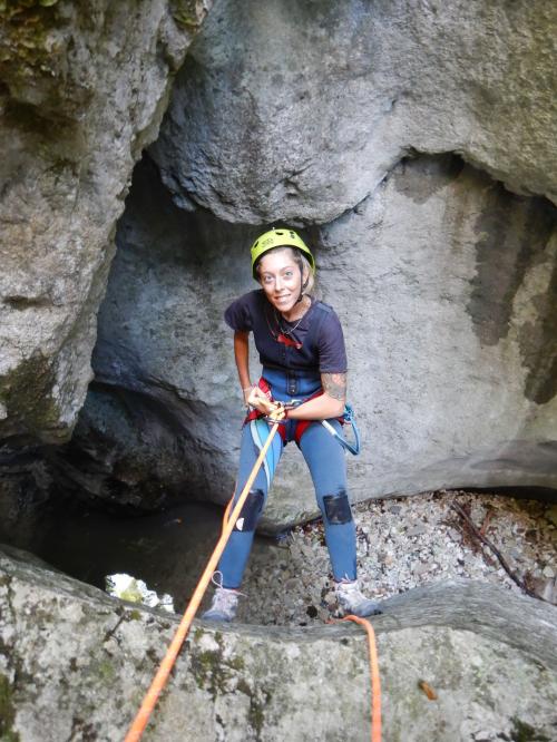 Rio freddo Canyoning esperienze fiume marche cordata cascate pesaro urbino 